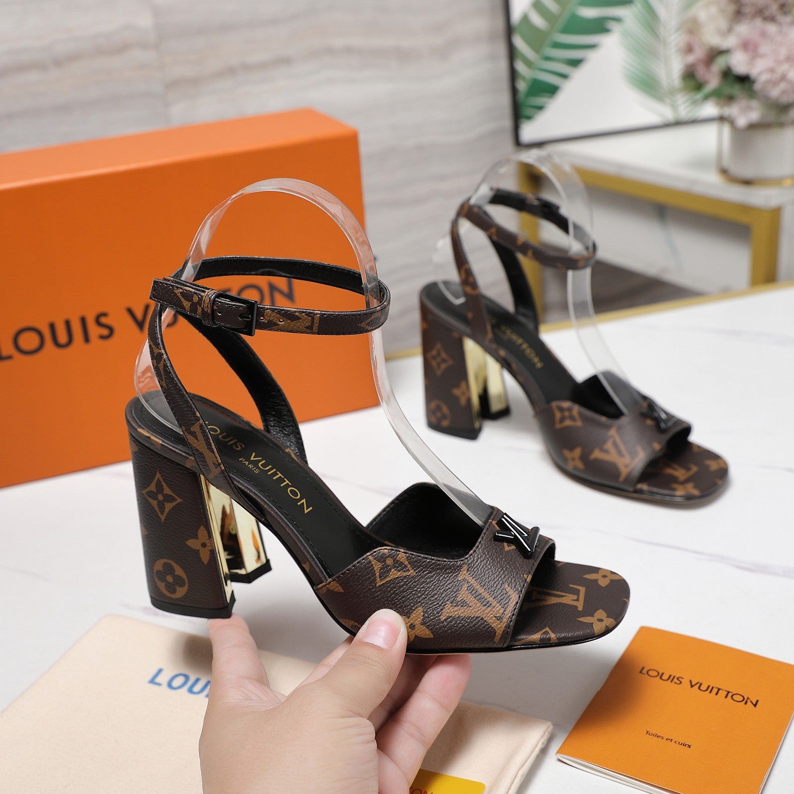 Lvv 25ss new high-heeled sandals 0725102305