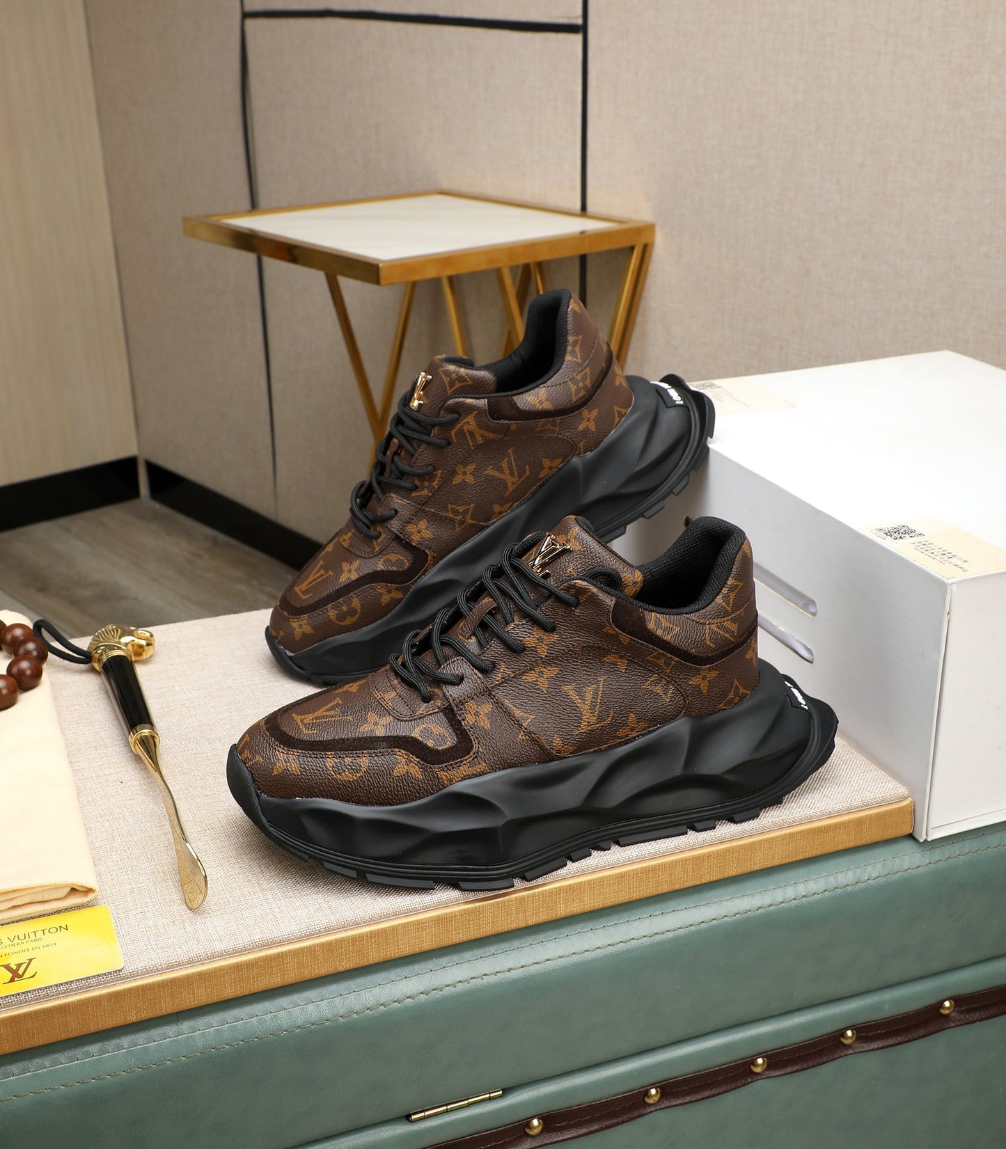 Lvv fashion luxury printed rubber sole sports shoes 0724121601