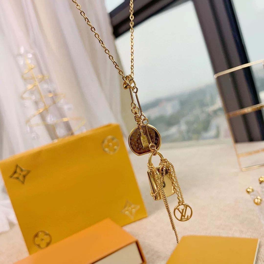 Round cake tassel bag necklace