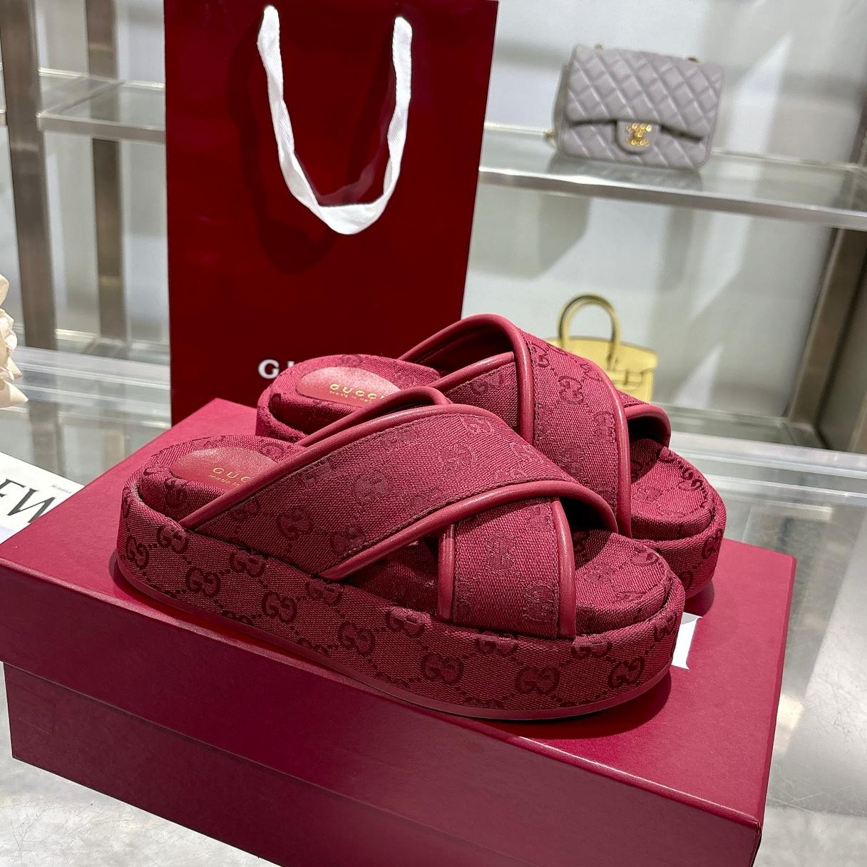 GG cross-upper thick-soled flip-flops 0725052901