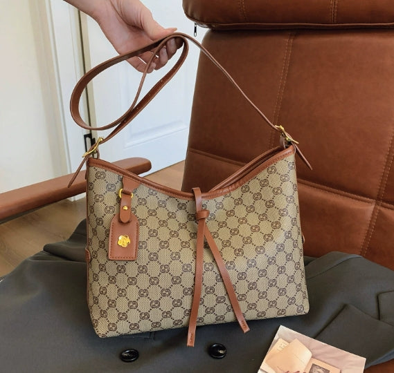 Large-capacity leather women's handbag 2025073115