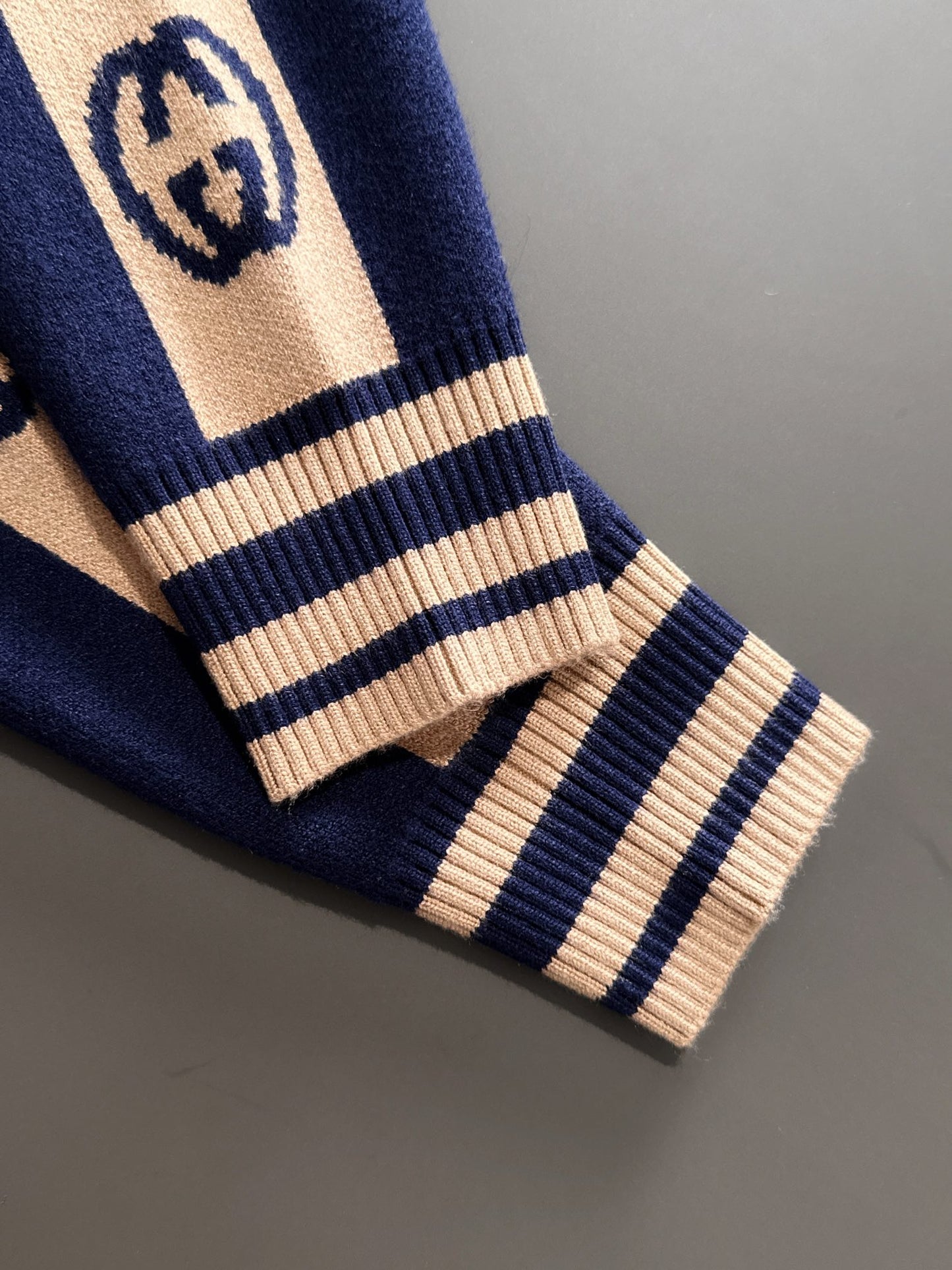 GG Fashion Print Crewneck Sweater 0724121811