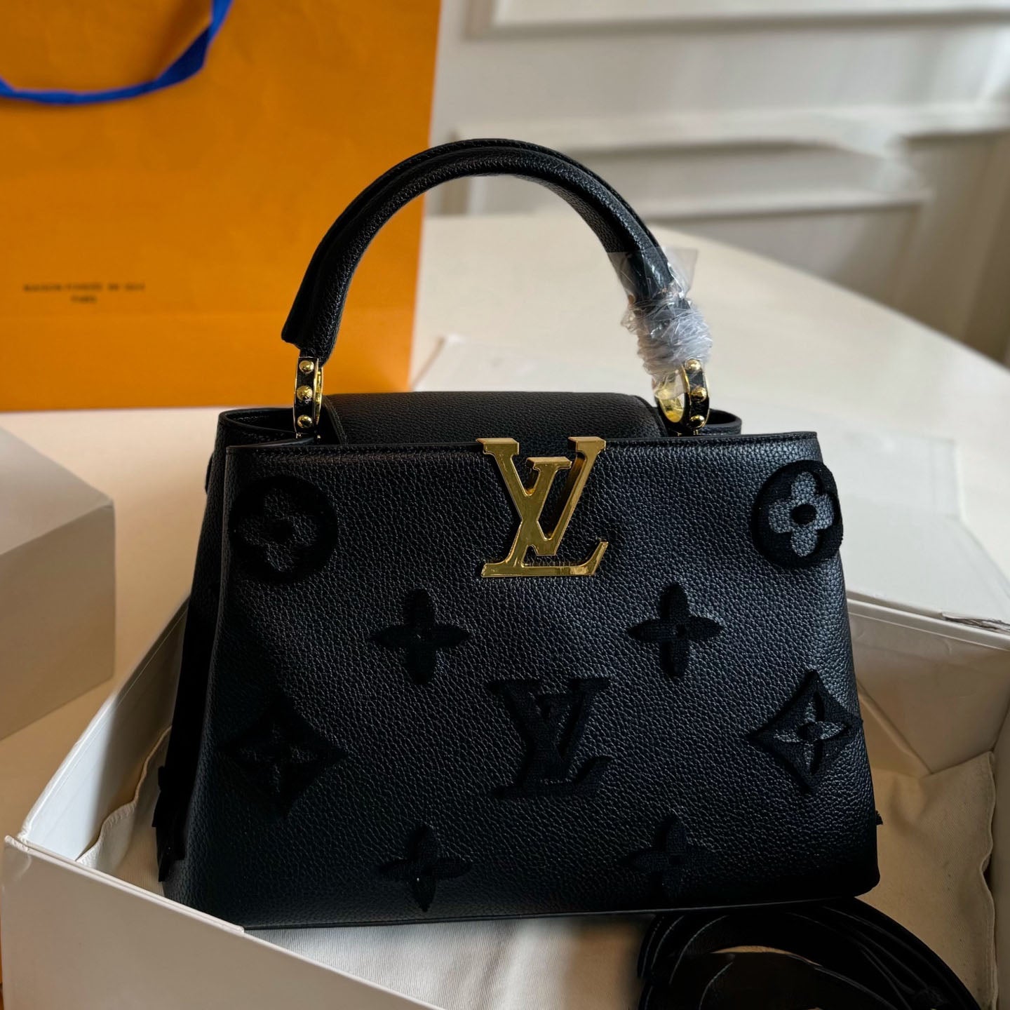 Lvv three-dimensional flocking handbag 0725092301