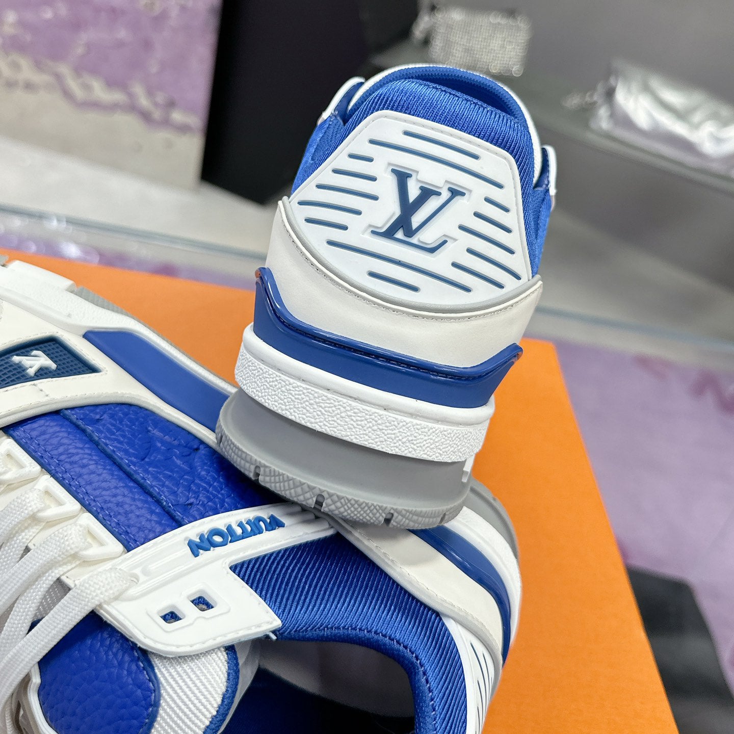 LV Trainer Sneaker 1824120914