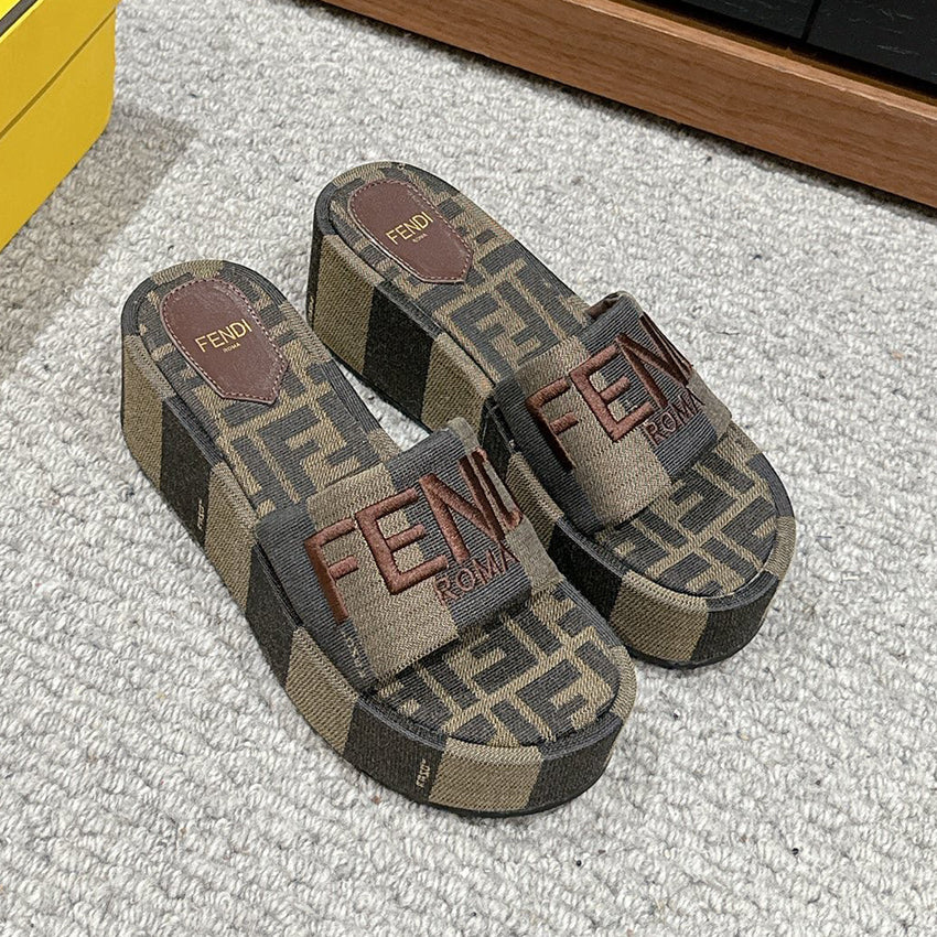 Fashion casual thick soled sandals and slippers 1024060710