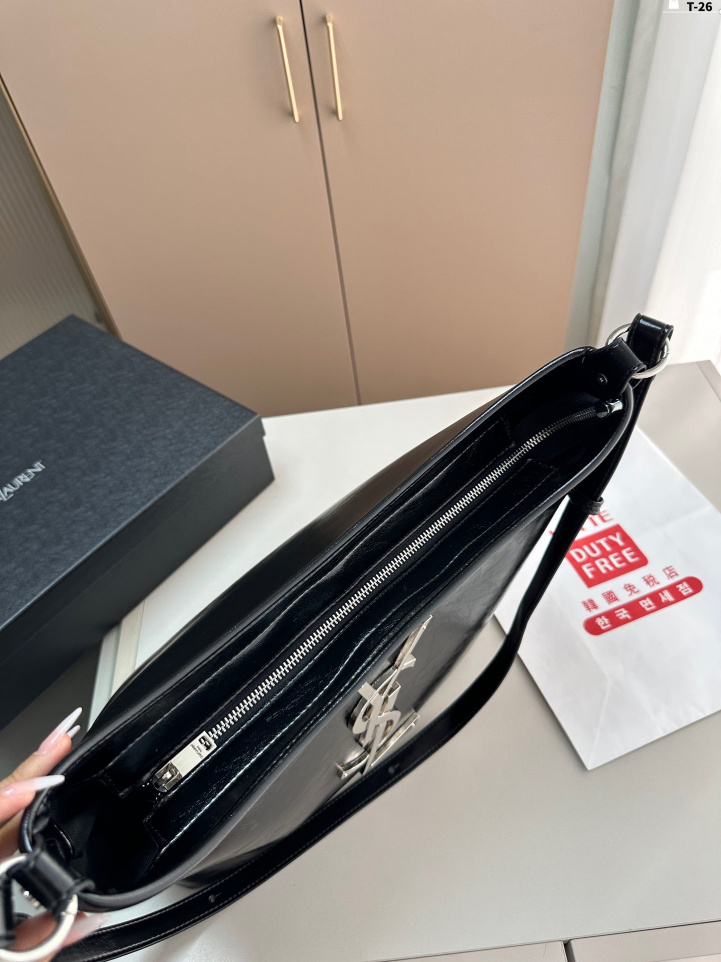 Y waxed leather black and silver underarm shopping bag 0724061208