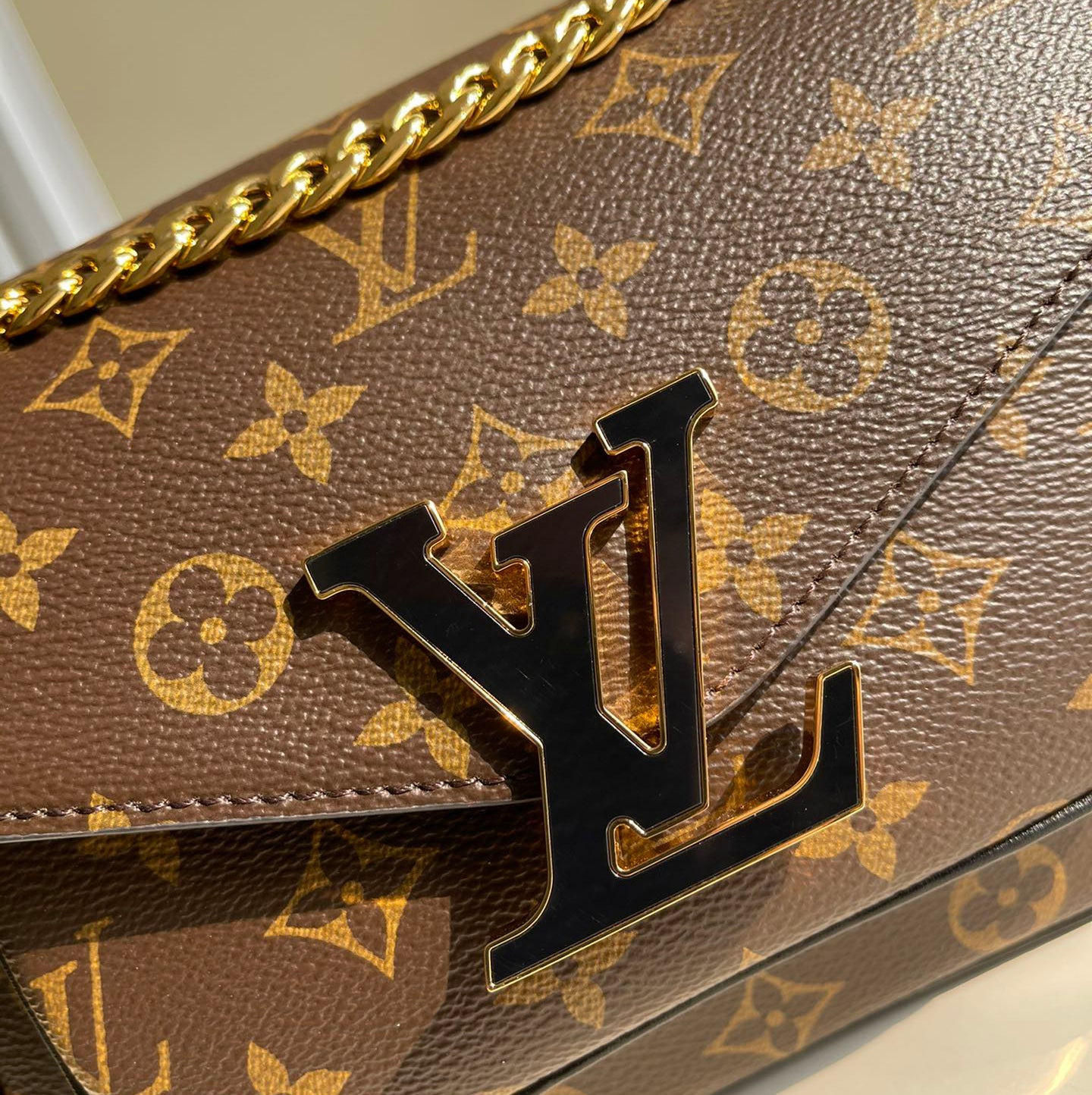 Ladies Fashion Luxury V Logo Tote Bag