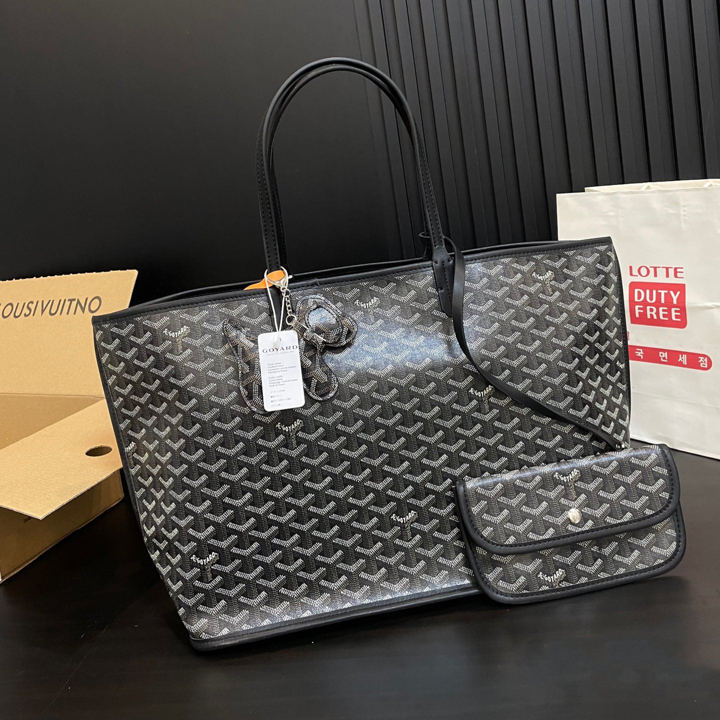 GY Classic Print Shopping Tote 1024052902