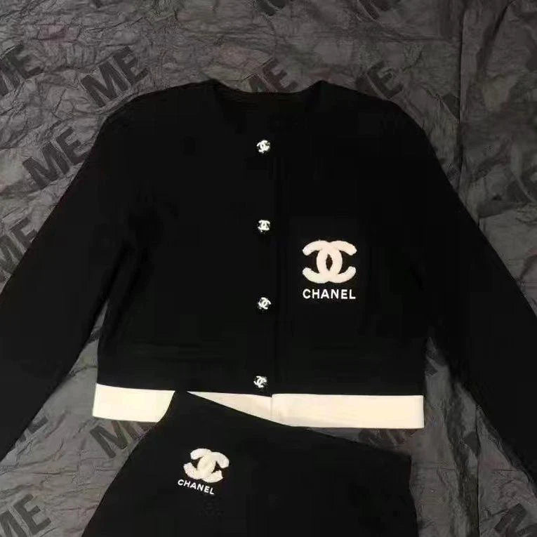 New Women's Clothing French Knitted Cardigan Sweater Skirt Fashion Two-Piece Suit 1024030607