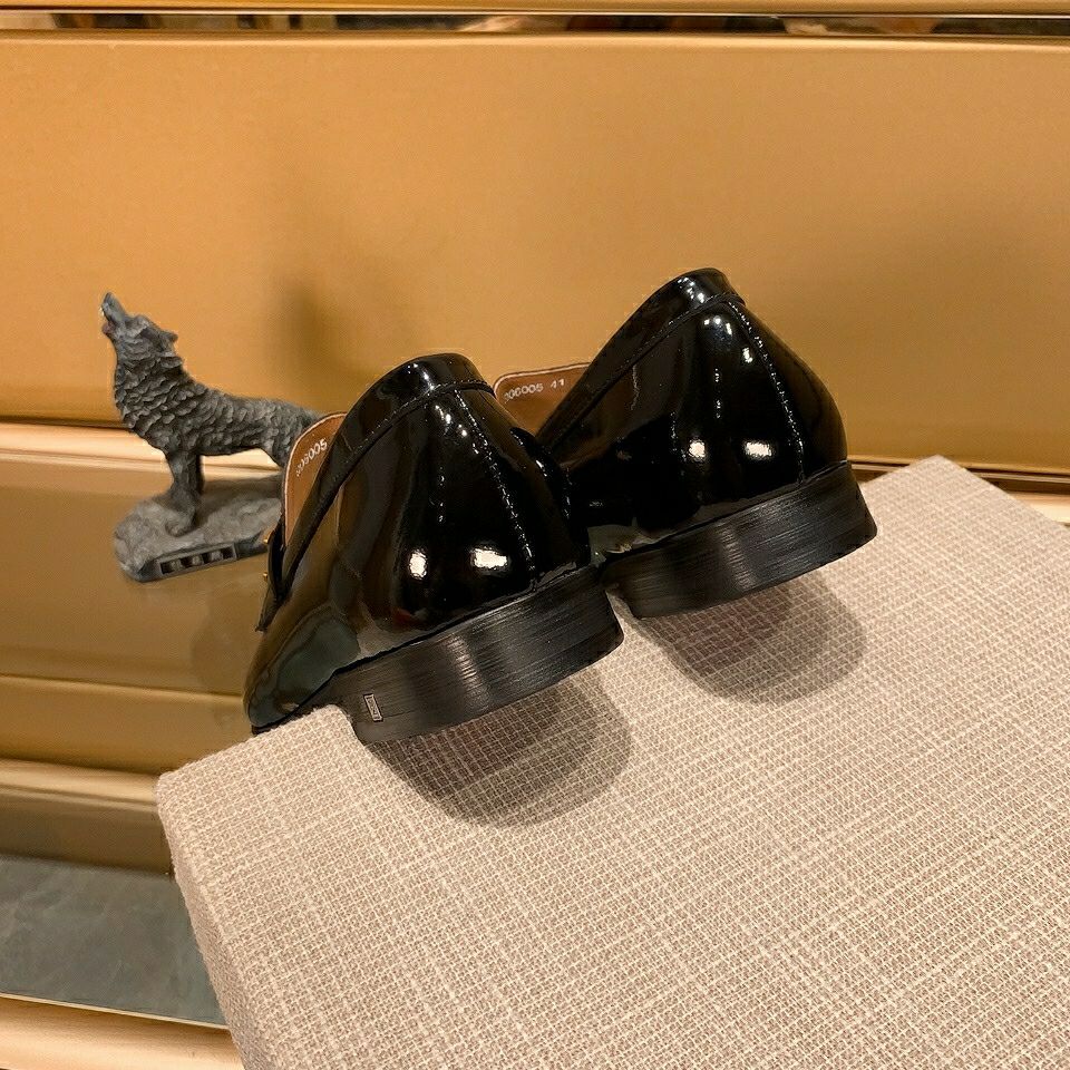 Casual fashion trendy men's shoes