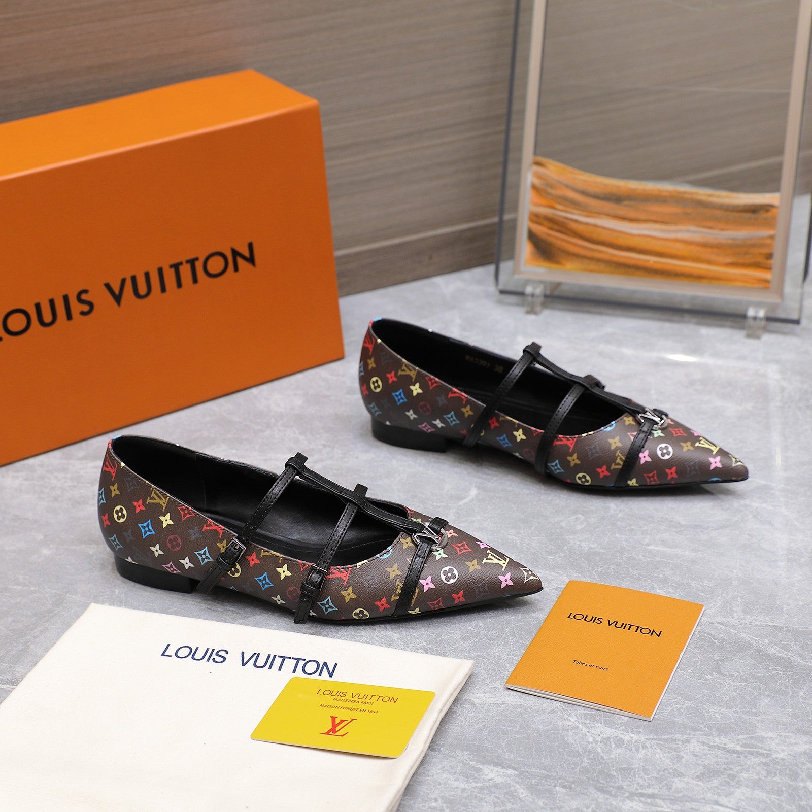 Lvv25ss new pointed-toe flat sandals 0725102306