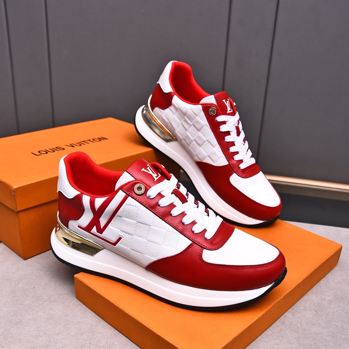 V latest luxury new rubber-soled sneakers 0724042401