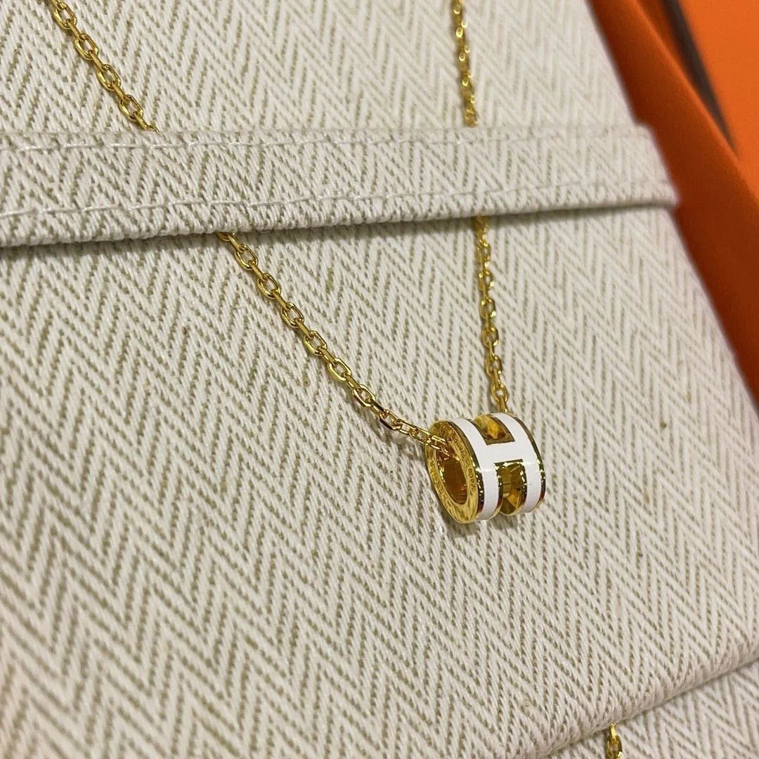New Entry Luxury Enamel H Letter Clavicle Necklace 1024031209