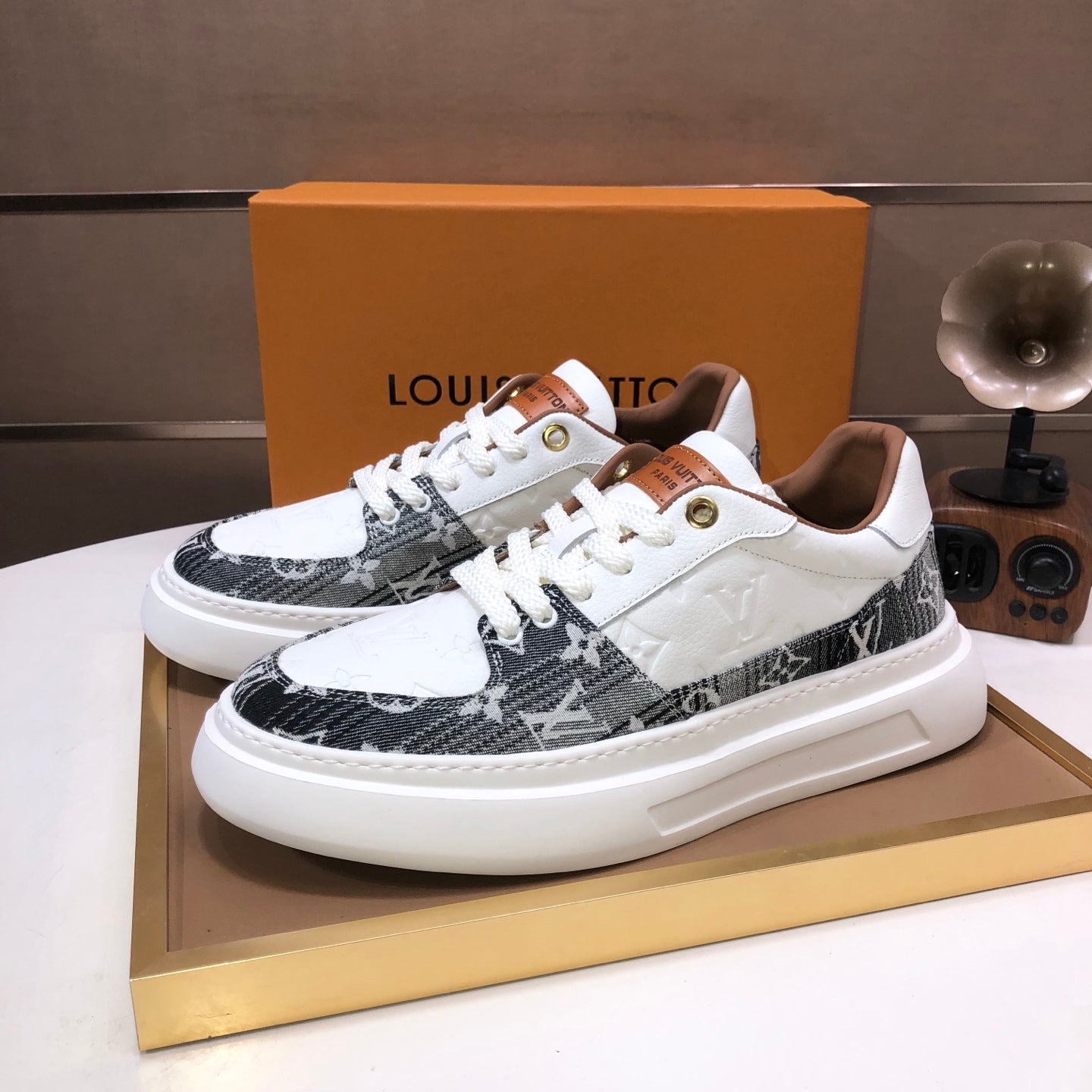 Lvv classic and fashionable sports shoes 0725090904