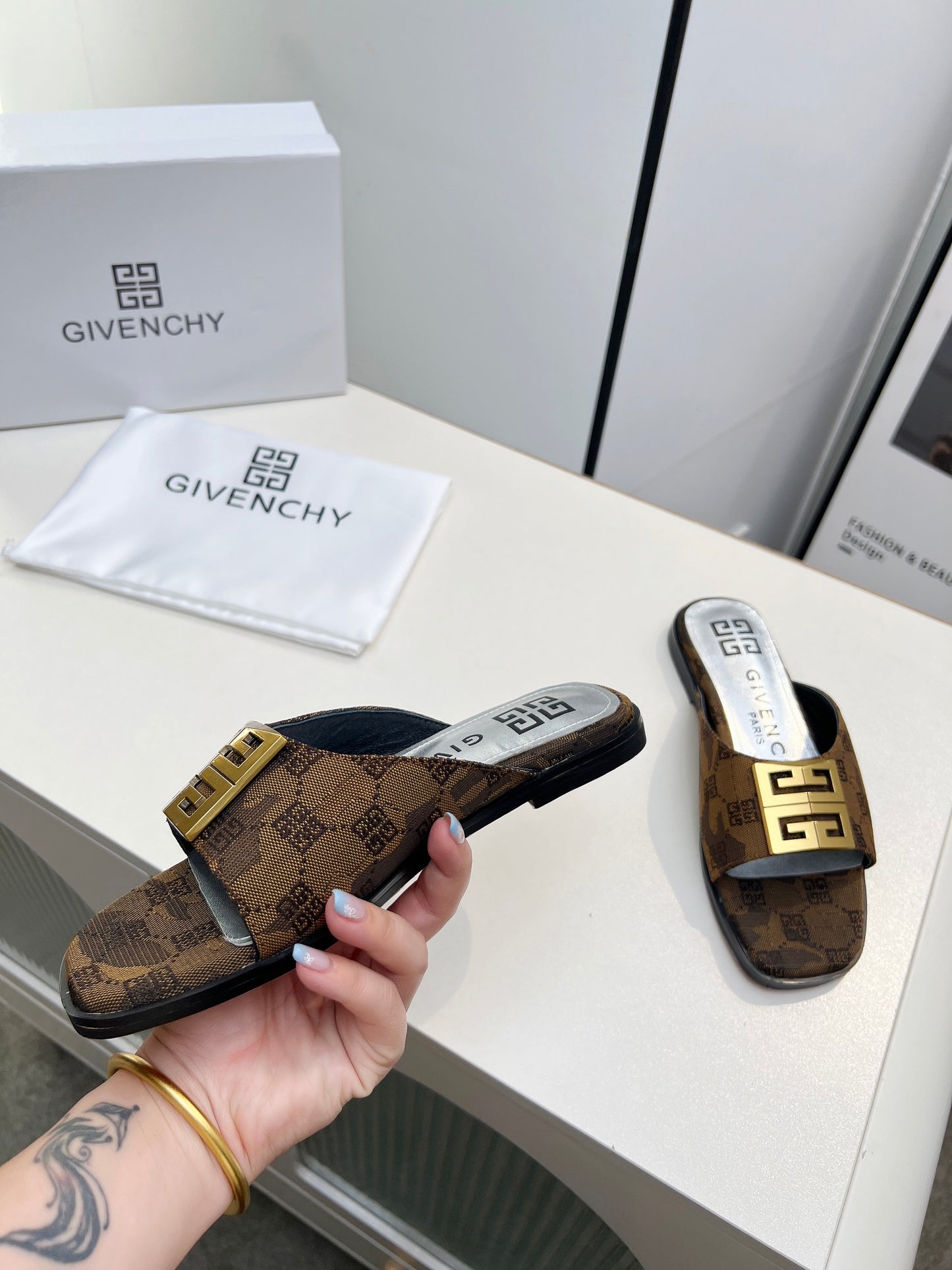 GCY open toe flat slippers 0725031802