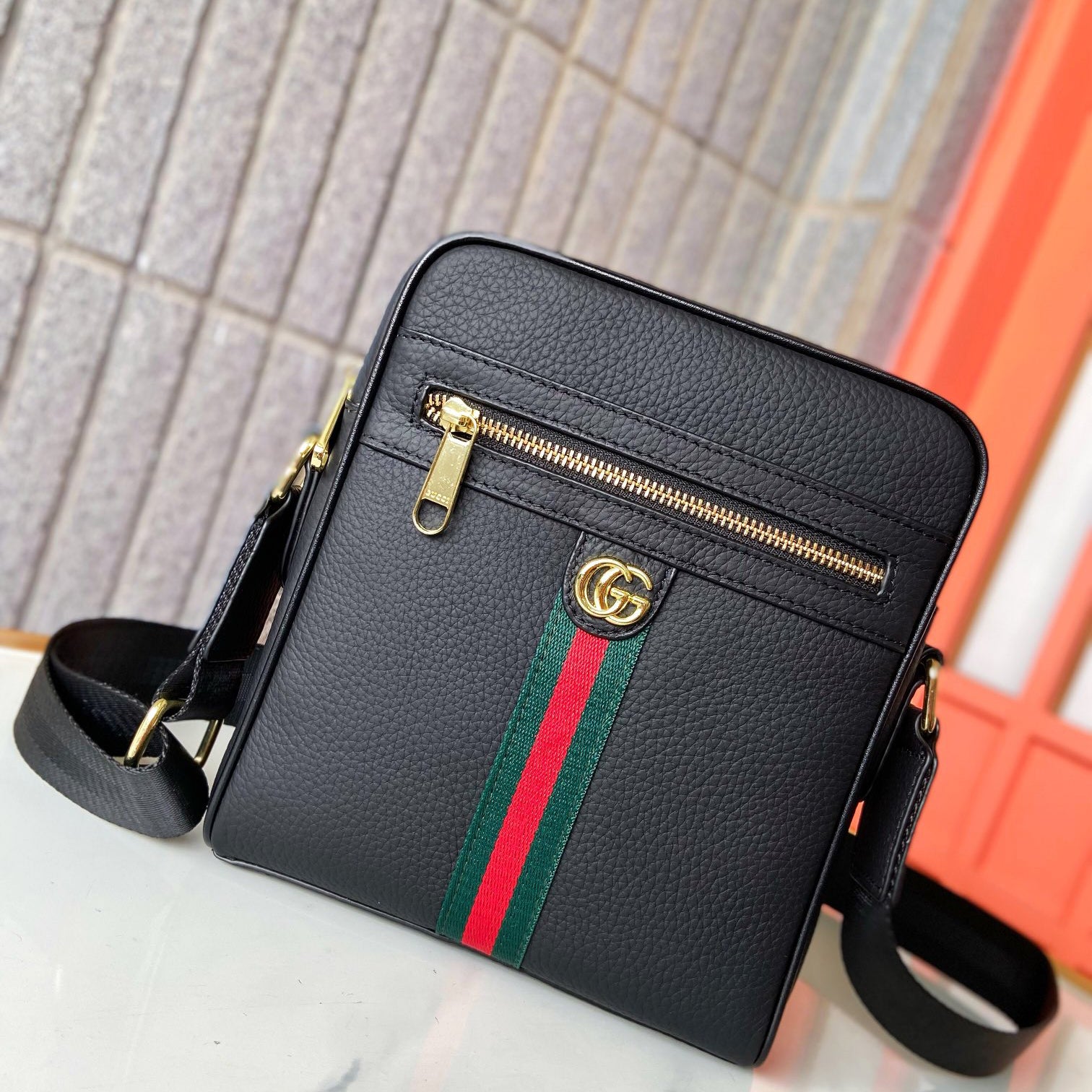 New Fashion Black V Logo Men's bagsXC052023110606