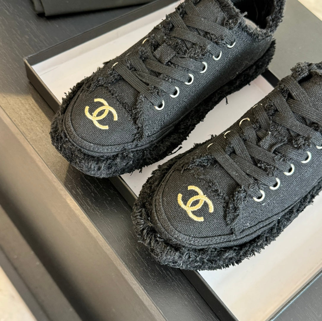 CNL Luxury Fashion Embroidered Tassel Casual Shoes Canvas Shoes 0725020803