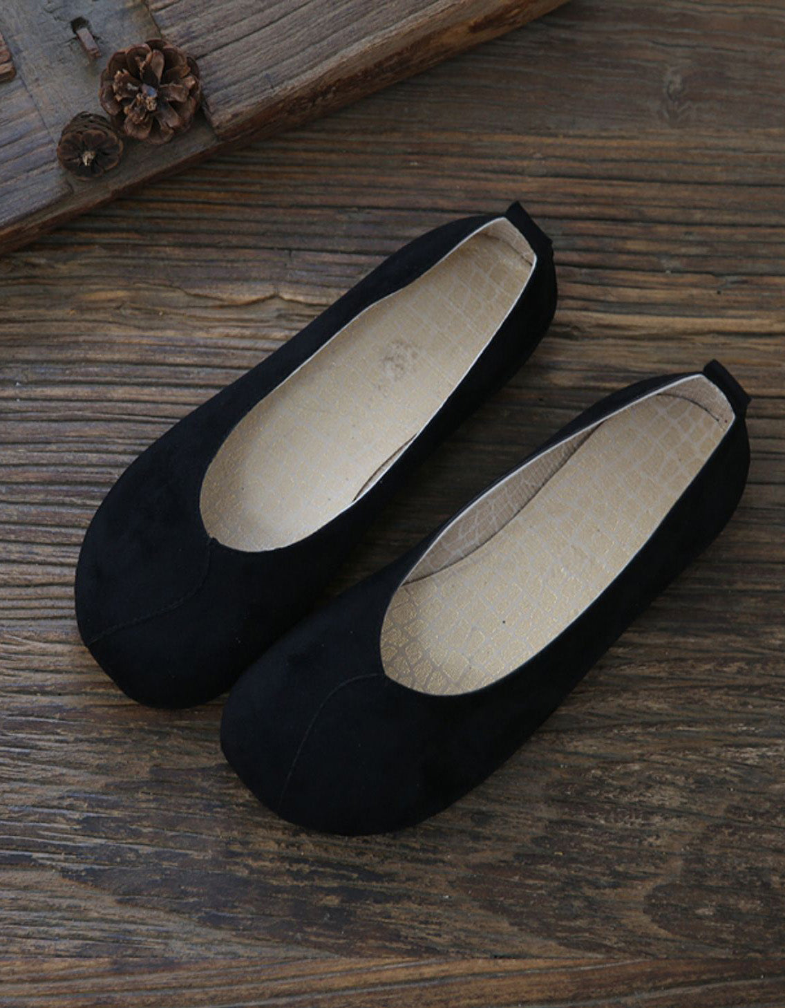 Light Weight Round Toe Suede Slip-on Flats