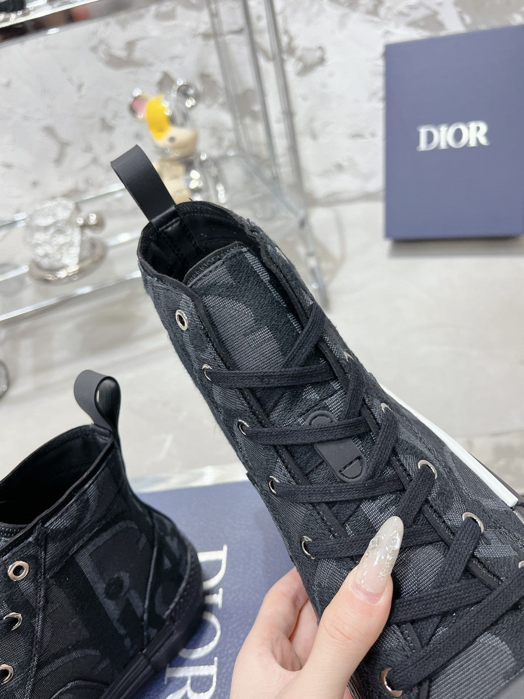 CD B23 High-Top Sneaker 1824120911