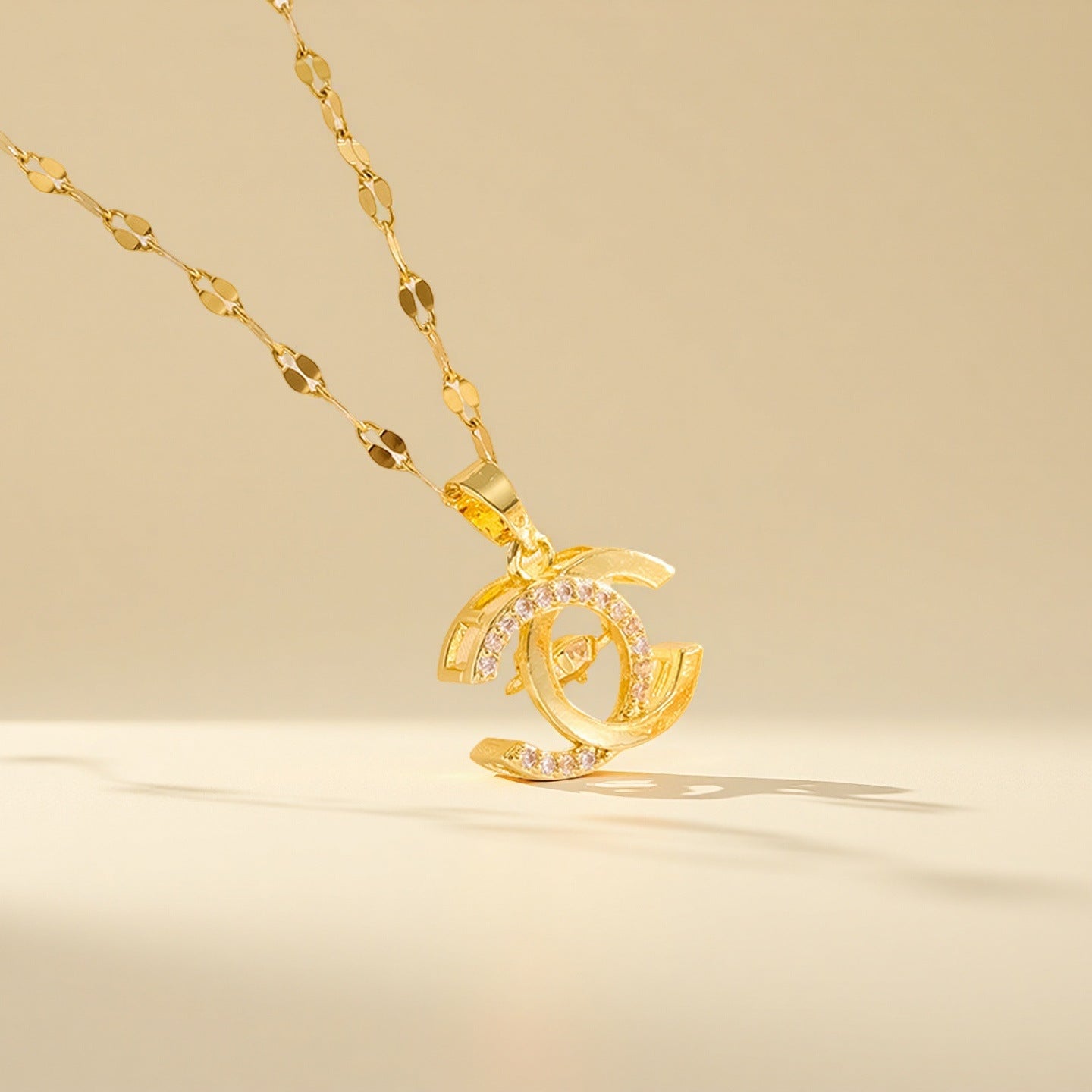 Elegant double C necklace 2025081309