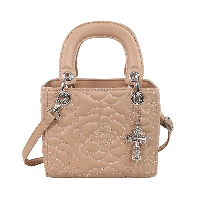 A fashionable handbag for ladies 2025072909