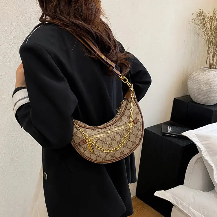 Light luxury crocodile embossed crescent-shaped bag 2025073122