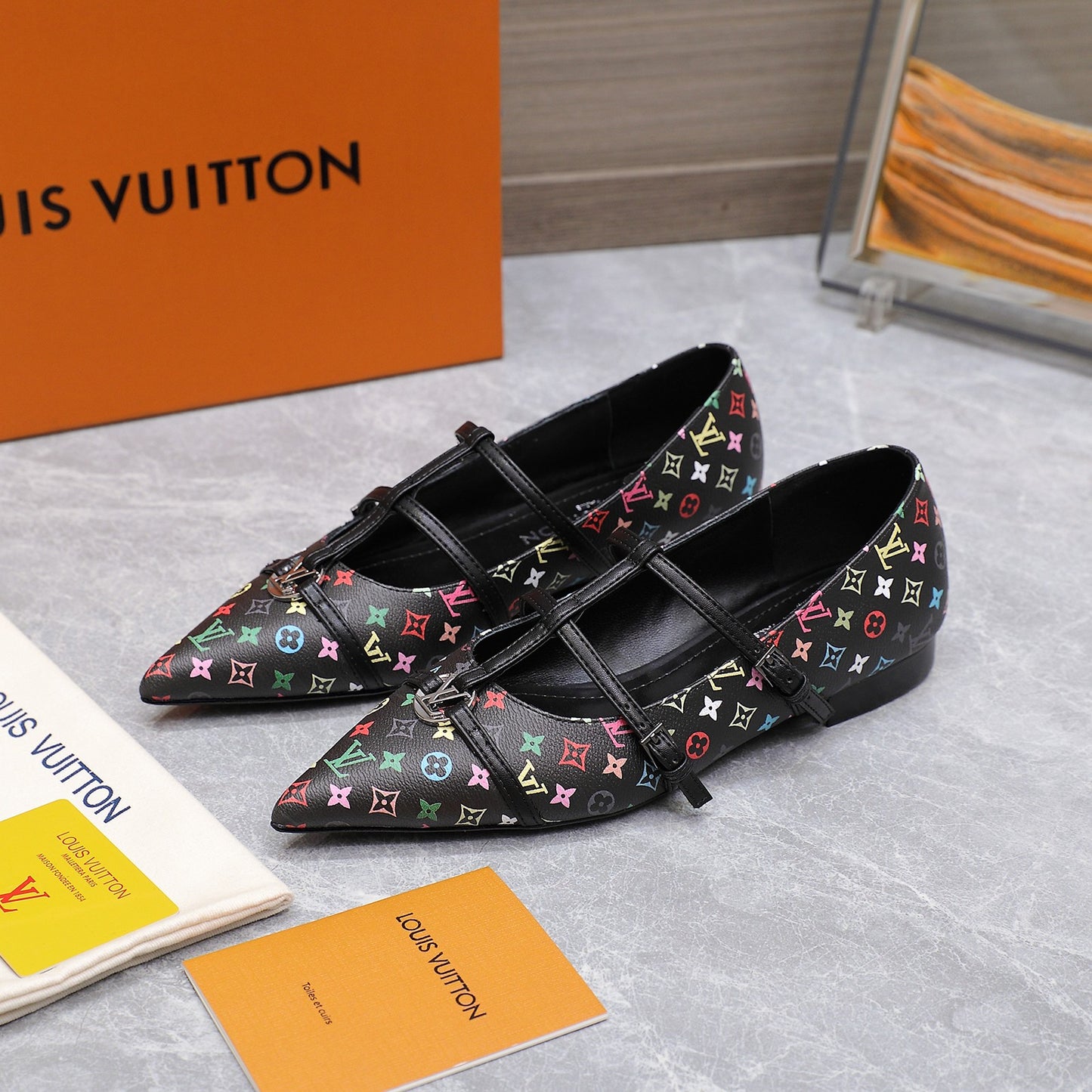 Lvv25ss new pointed-toe flat sandals 0725102306