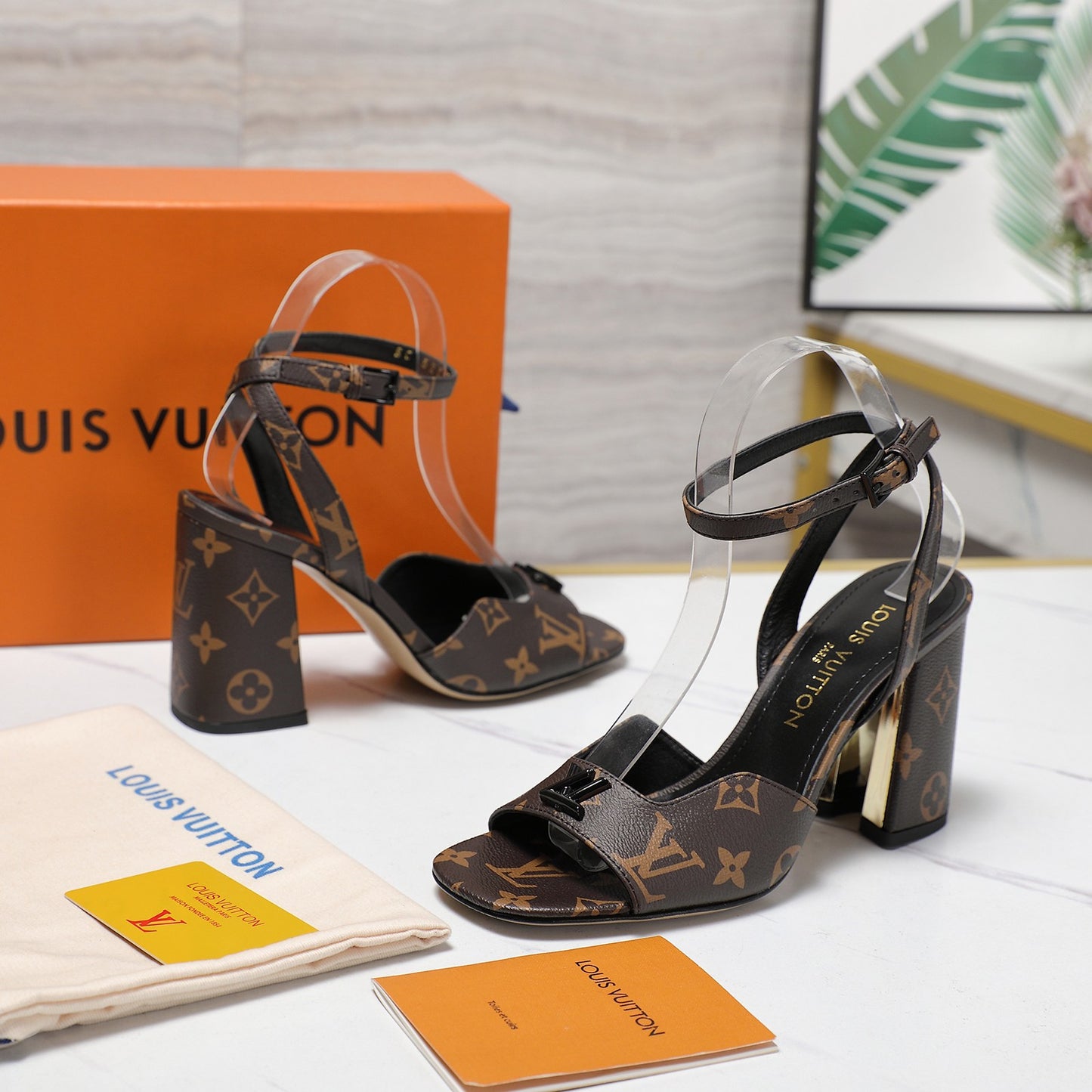 Lvv 25ss new high-heeled sandals 0725102305