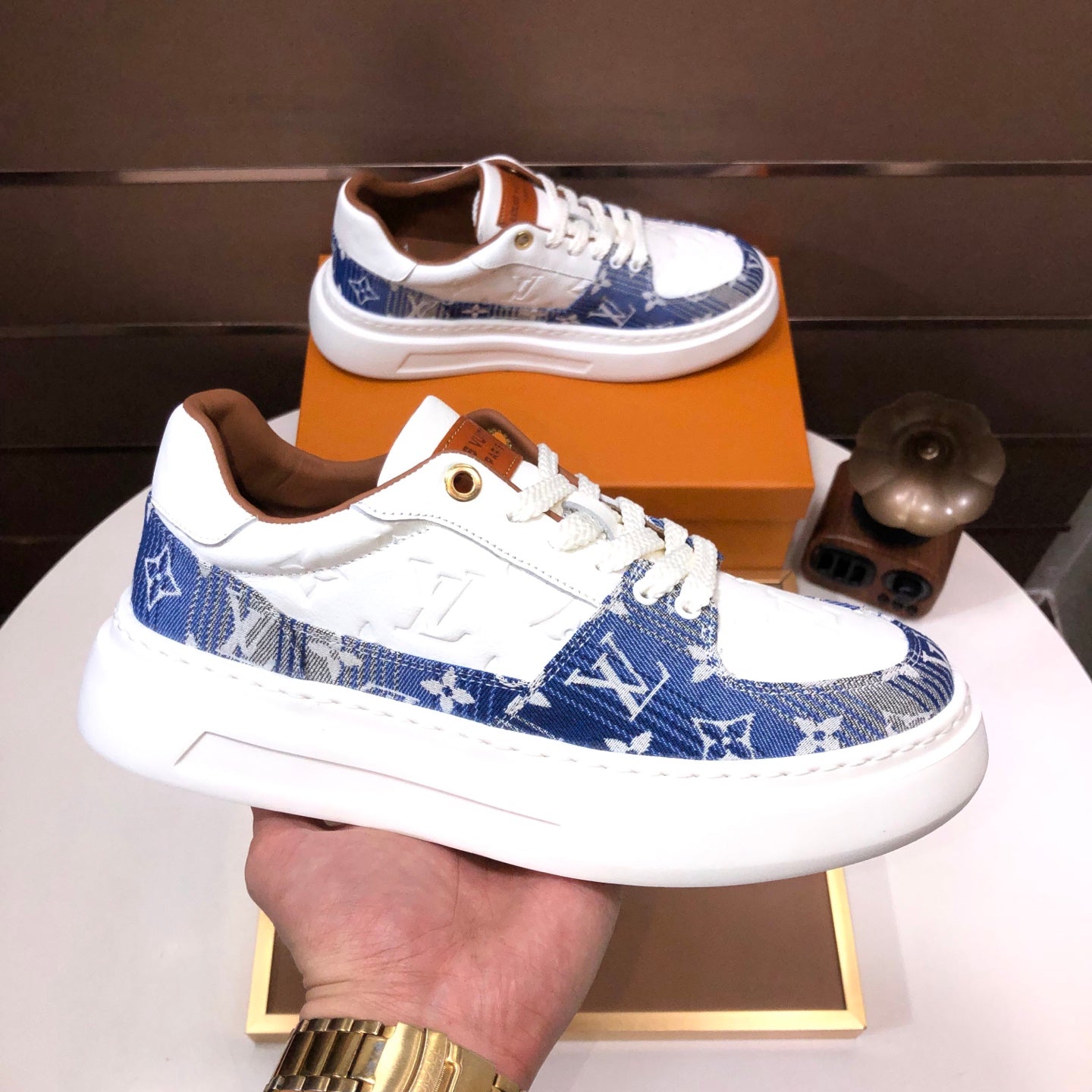 Lvv classic and fashionable sports shoes 0725090904