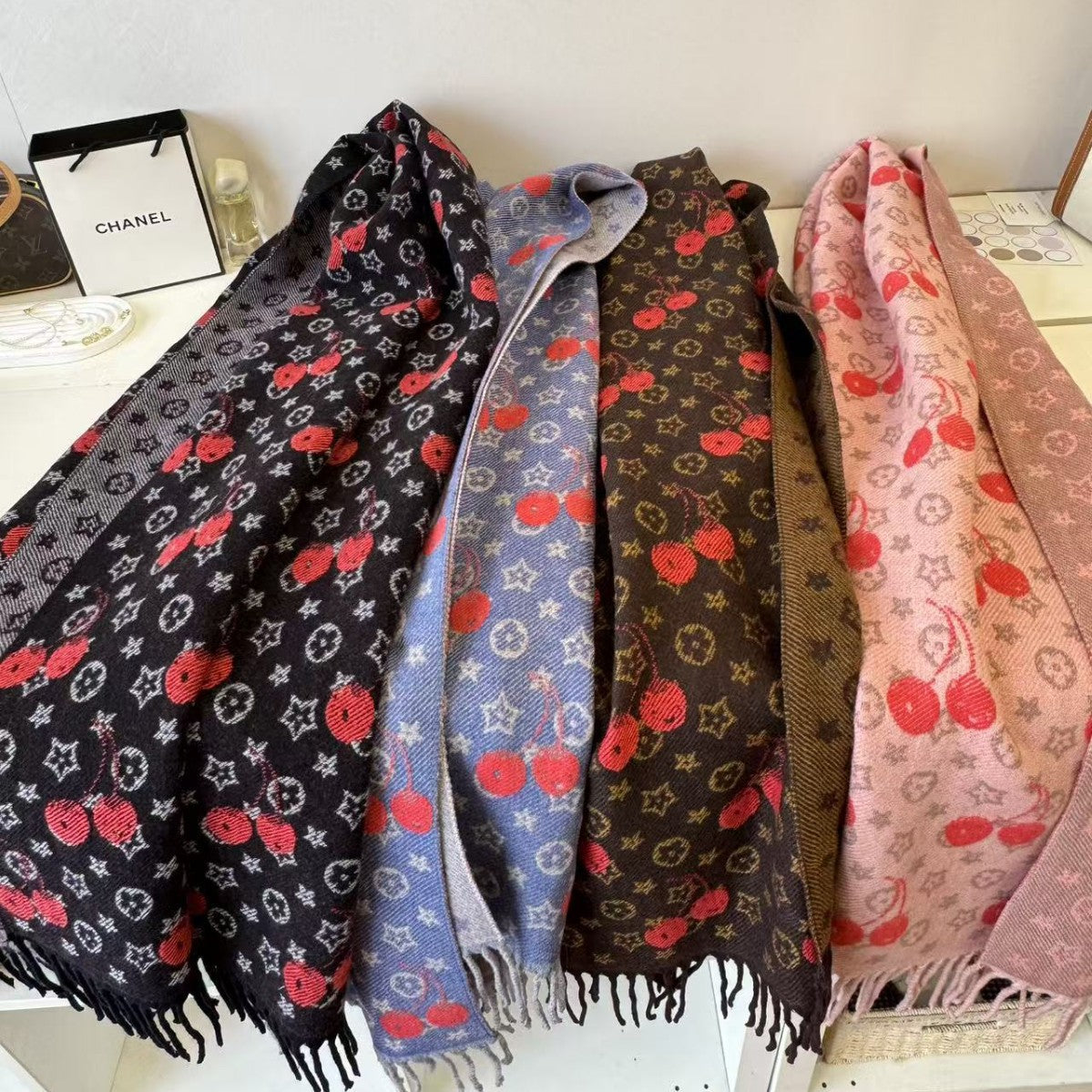 New Arrival Celebrity-Worn Cashmere Shawl 1025090805