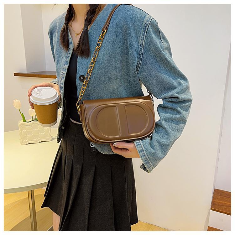 New Fashion Shoulder Crossbody Saddle Bag 1024070320