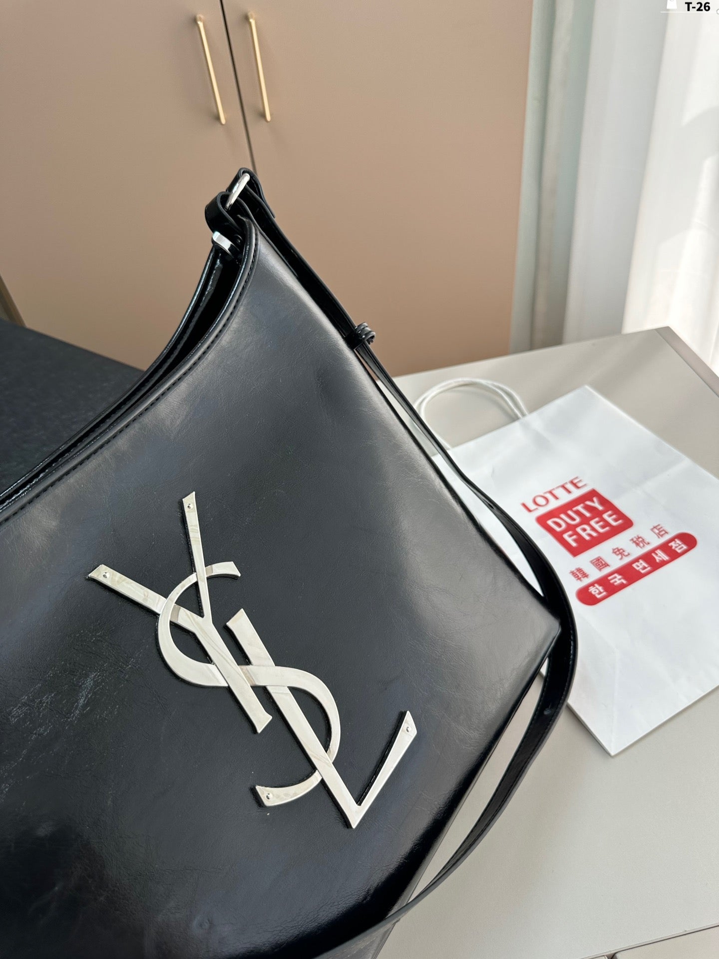 Y waxed leather black and silver underarm shopping bag 0724061208