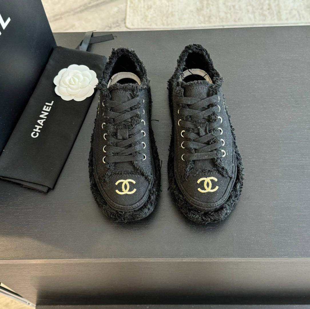 CNL Luxury Fashion Embroidered Tassel Casual Shoes Canvas Shoes 0725020803