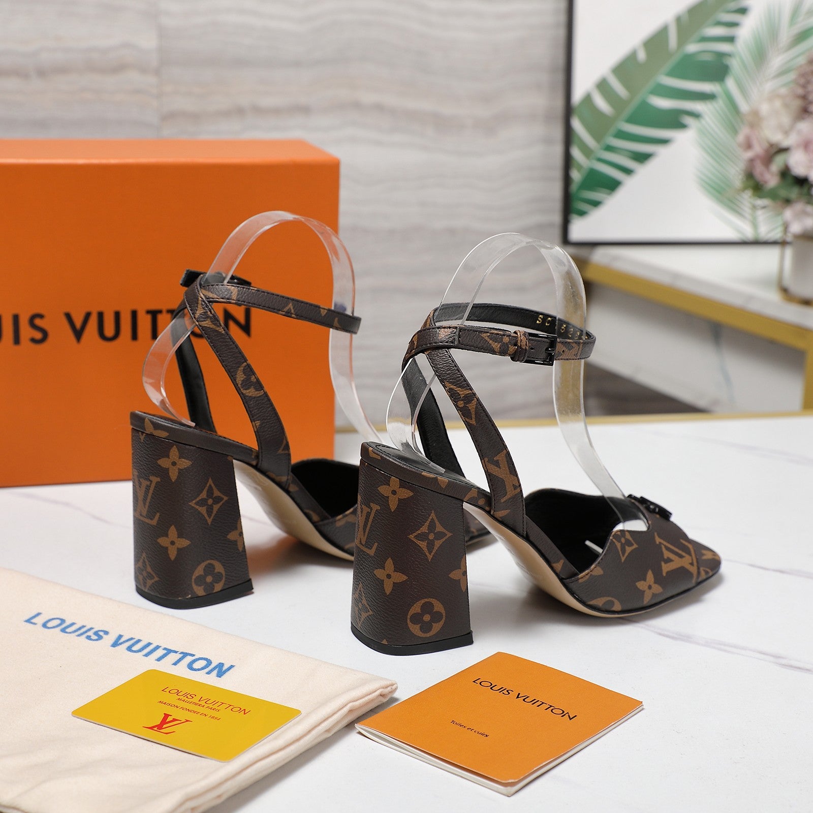 Lvv 25ss new high-heeled sandals 0725102305