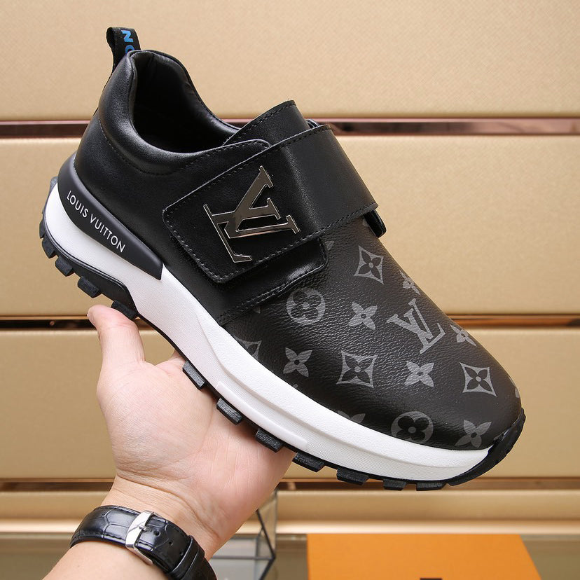 V-print Velcro sneakers  XC07070601