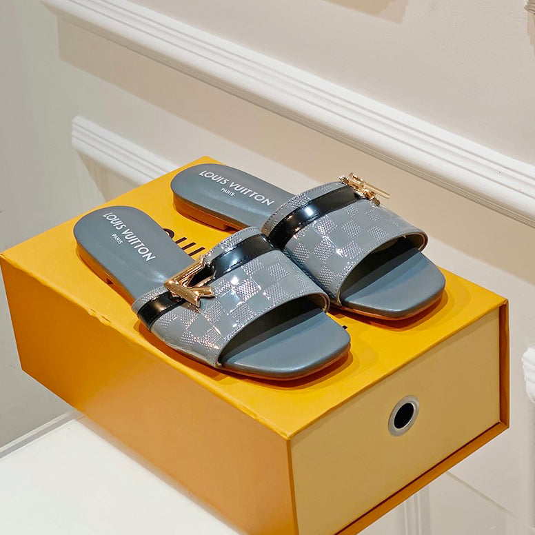 Stylish patent leather flat slippers 1824041113