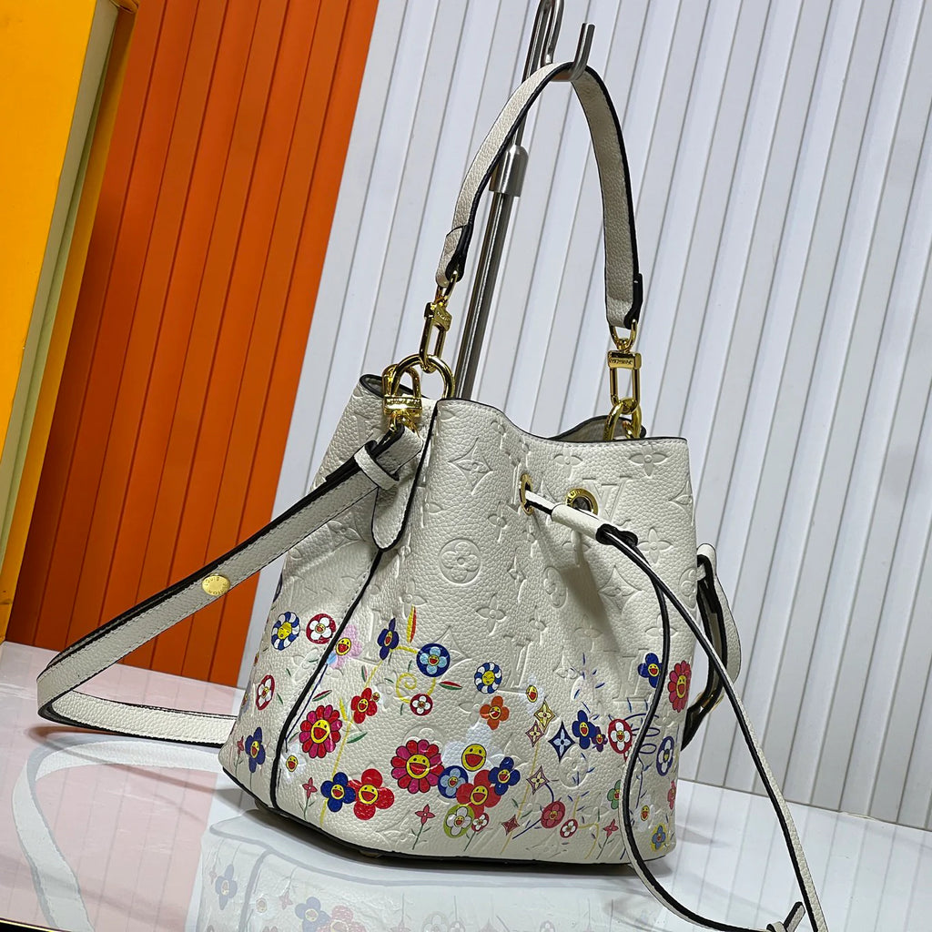 L Co-branded Bucket Bag 1025061708