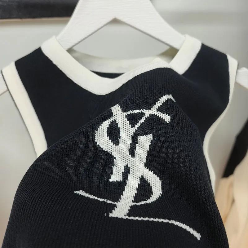 New Fashion Knitted Tank Top 1023121402