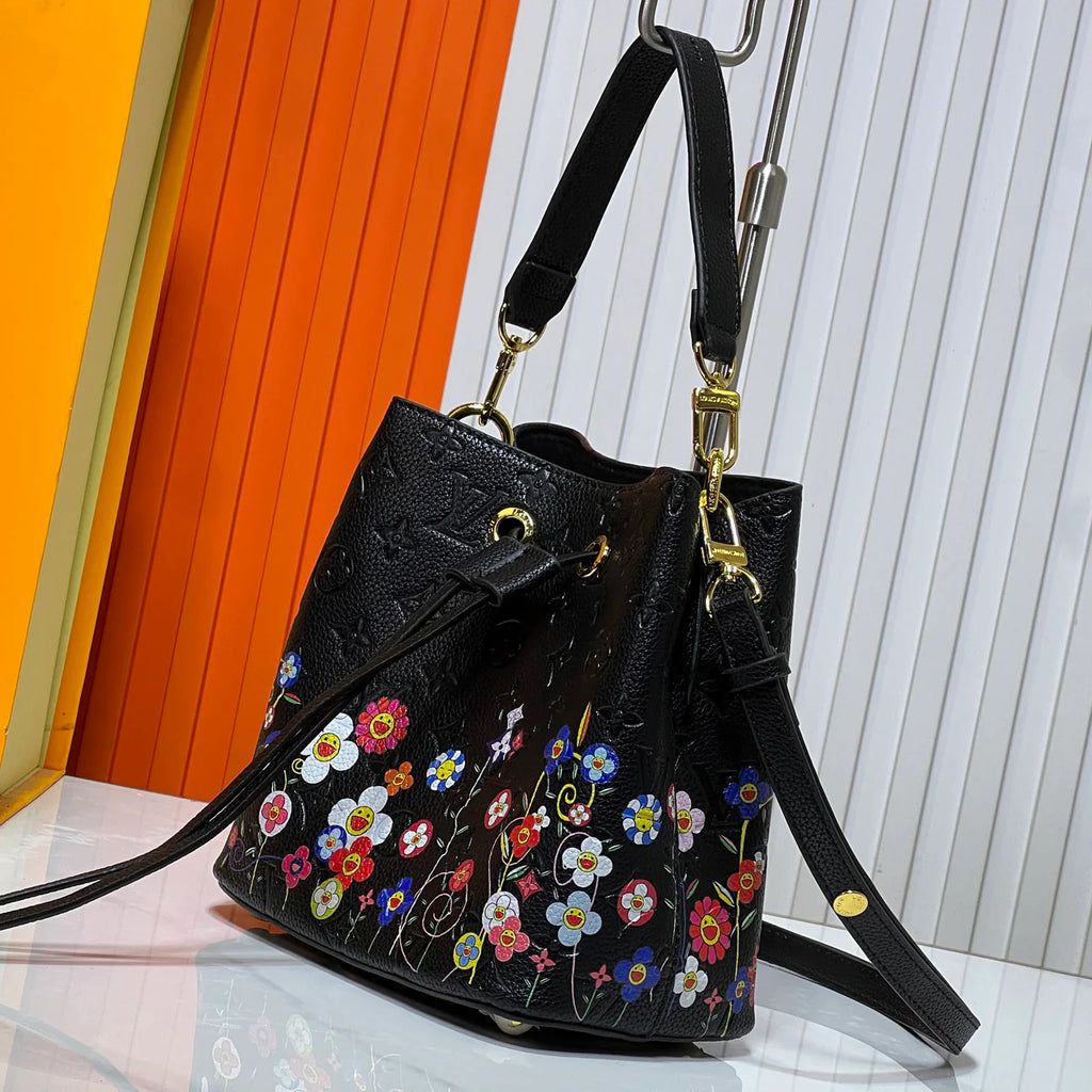 L Co-branded Bucket Bag 1025061708
