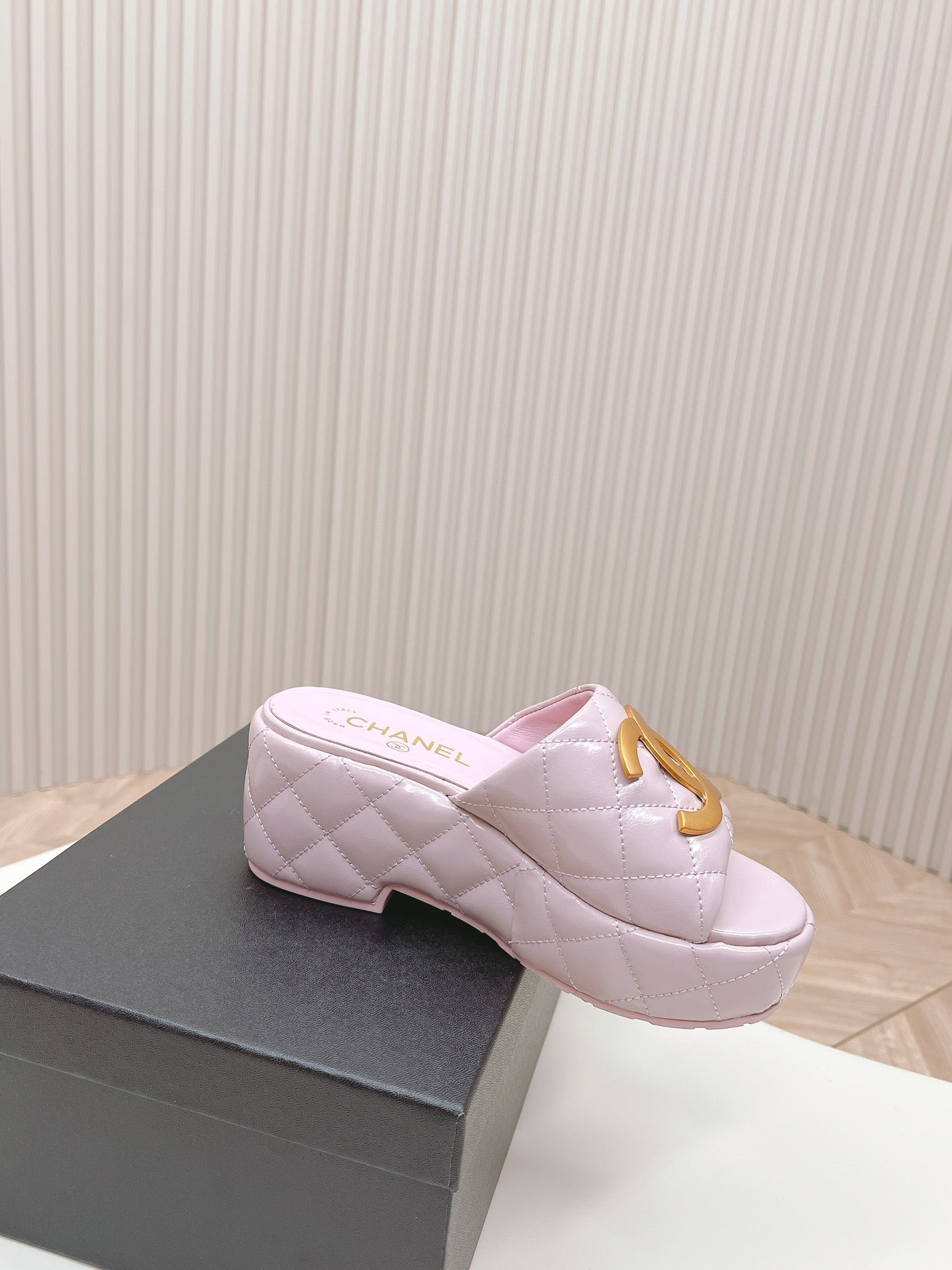 Chane1 top fashion thick-soled rhombus slippers 0724030812