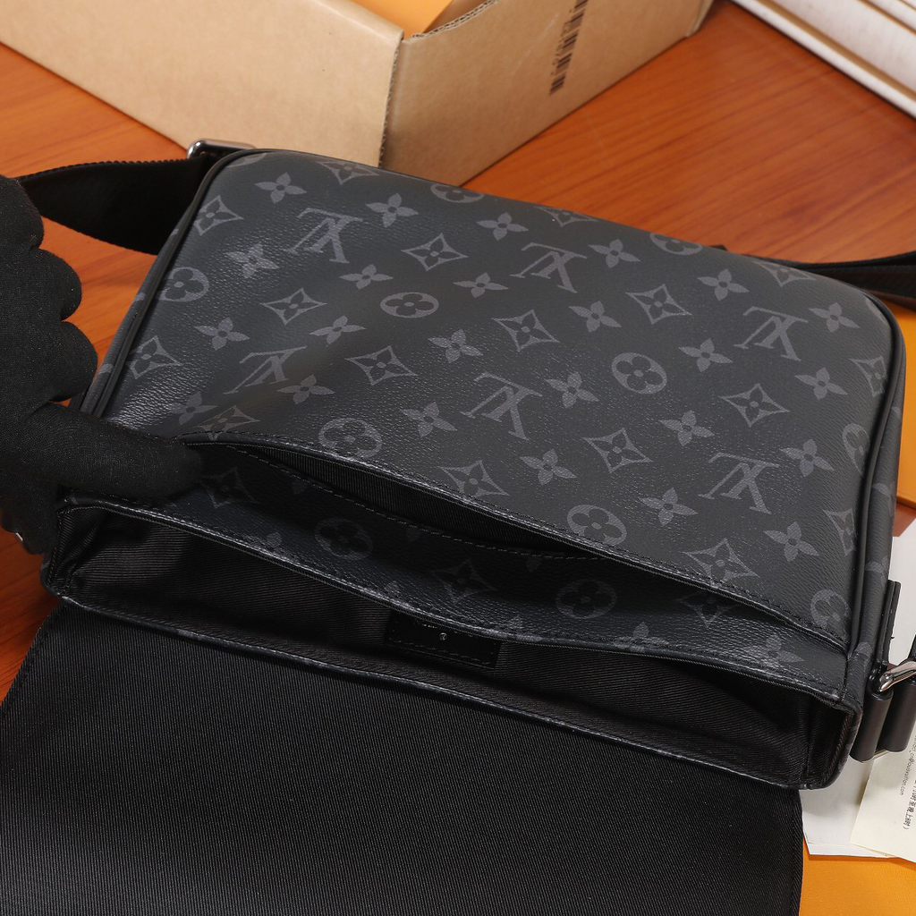 New fashion all-match one-shoulder diagonal high-end messenger bag