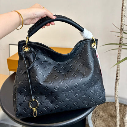 Black letter pattern leather bag