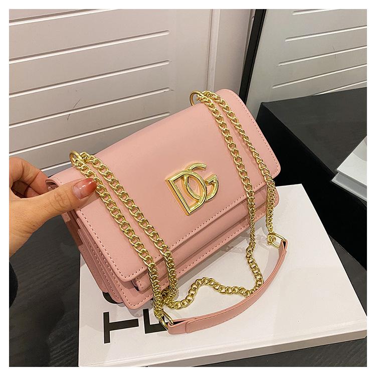 New Fashion Trend Shoulder Messenger Bag All-match Tofu Bag 1024041614