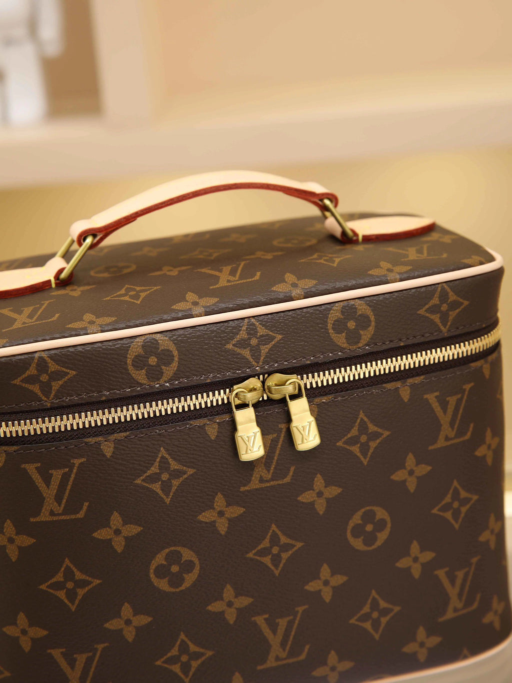 Lvv fashion nice cosmetic bag 0725040101