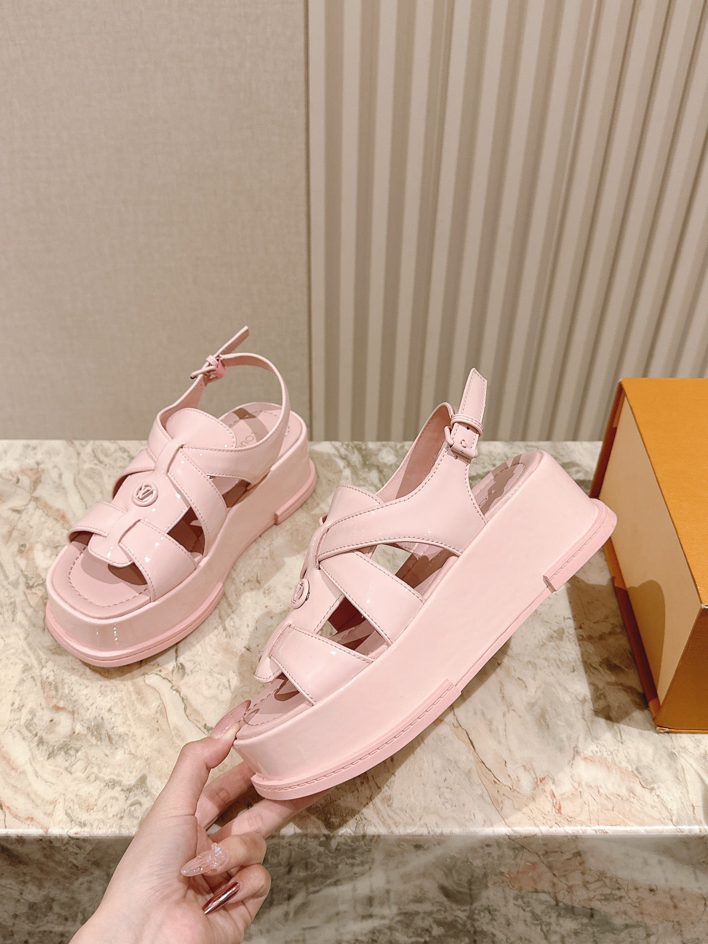 Lvv fashion thick-soled sandals 0725042802