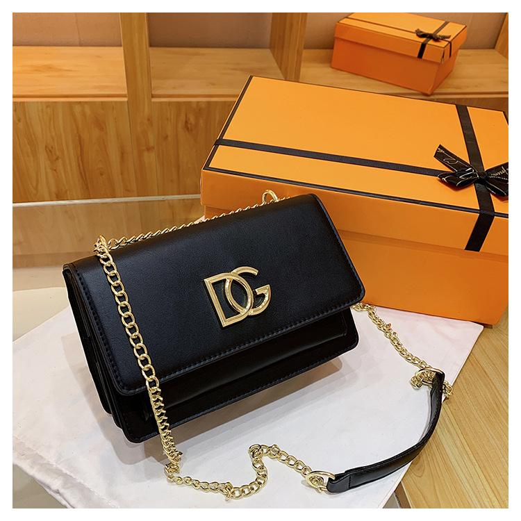 New Fashion Trend Shoulder Messenger Bag All-match Tofu Bag 1024041614