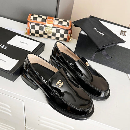 CNL luxury fashion patent leather loafers 0725012001