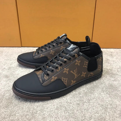 Brown men's alphabet casual shoes