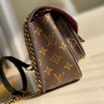 Ladies Fashion Luxury V Logo Tote Bag