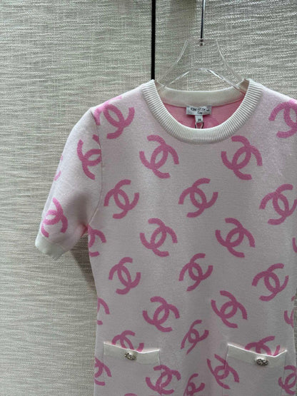 Fashion New Slim-fit Slim-fit Knitted Short-sleeved Dress 1024041621